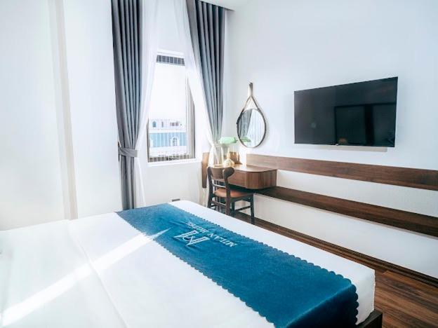 Milan Hotel Нин Бин Екстериор снимка